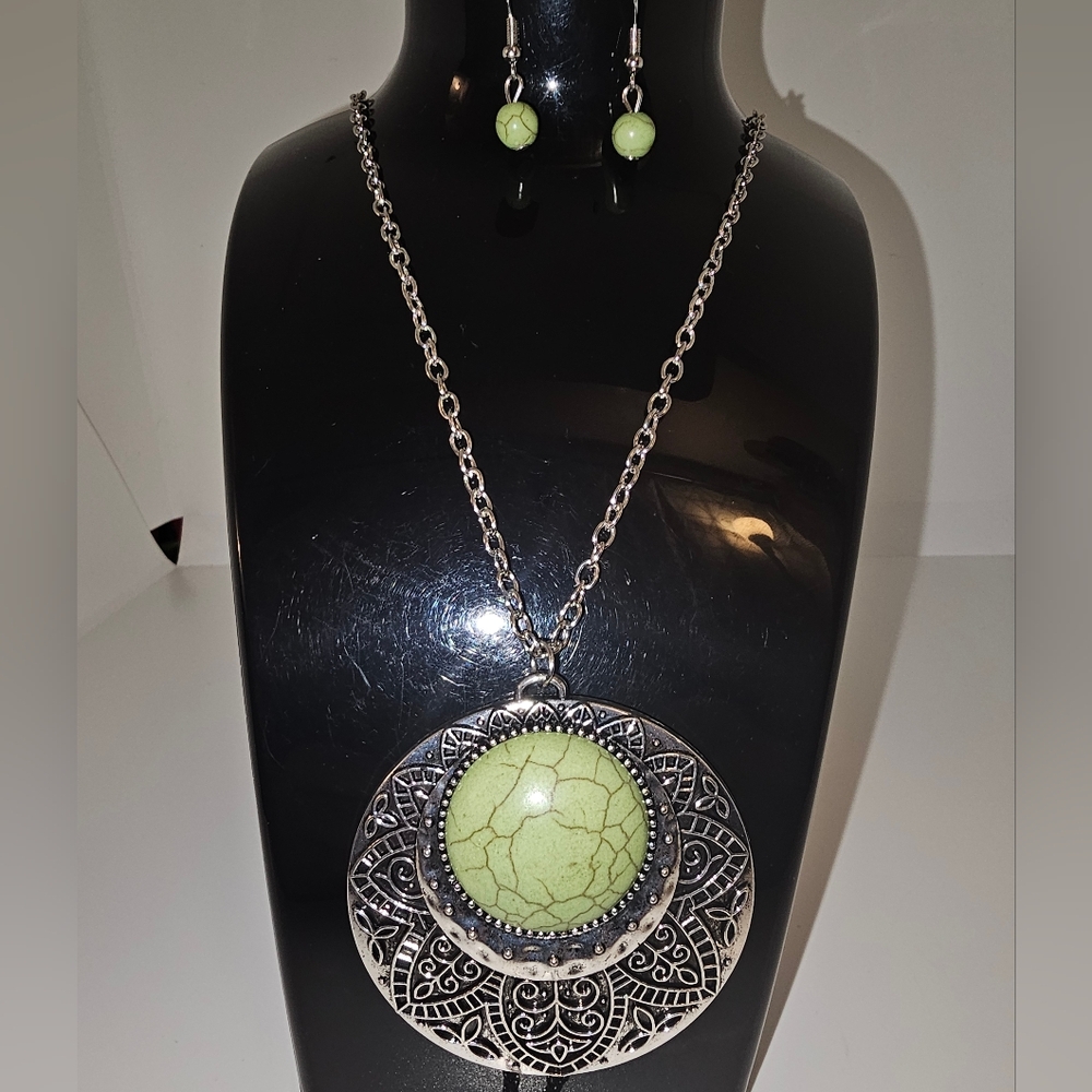 Silver and Green Pendant Necklace and Earring Set